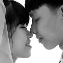 Chụp ảnh cưới trong studio